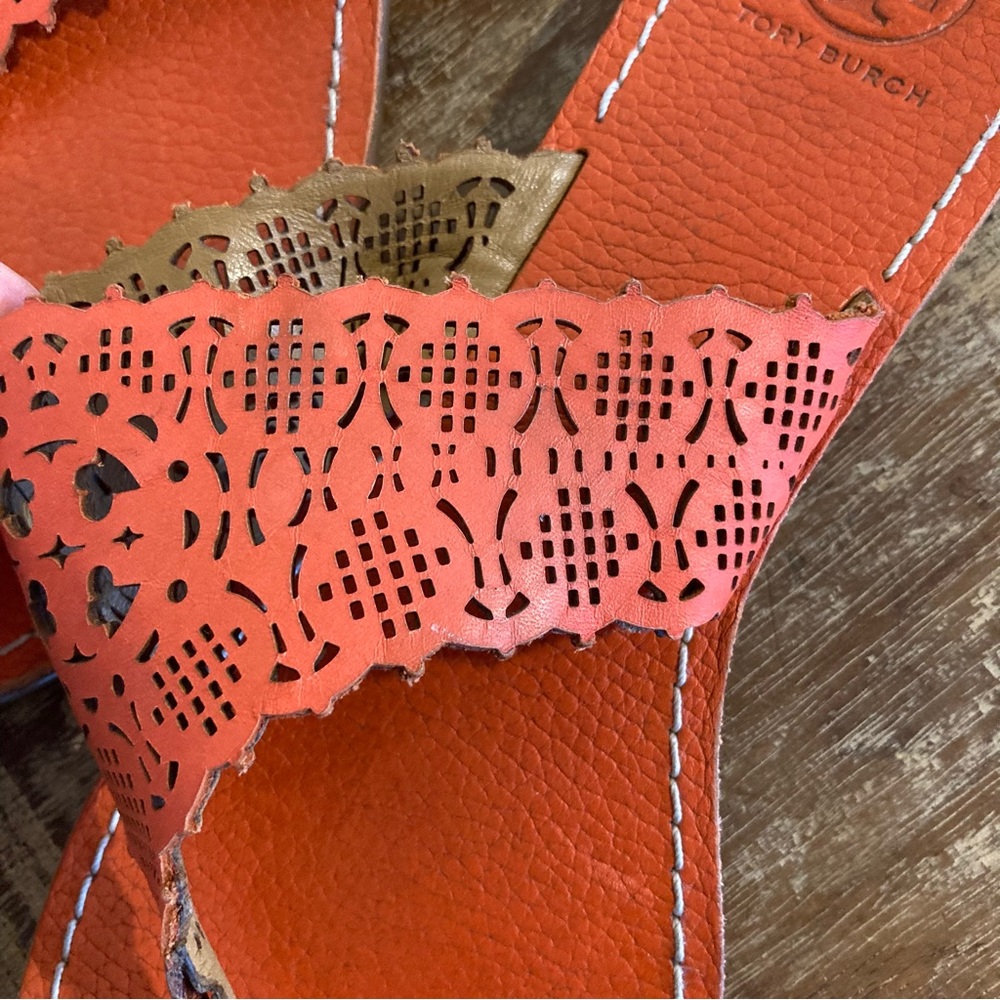 Tory Burch Roselle Thong Sandals Red Orange Colored Perforated Leather Size 8 - Picture 13 of 16